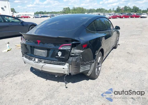 2022 Tesla Model 3 Long Range Dual Motor All-Wheel Drive z USA, uszkodzony, nr VIN 5YJ3E1EB7NF139310